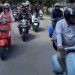 Pasangan Ramah mengendari vespa menuju kantor KPU Kota Gorontalo untuk mendaftar pada Pilwako Kota Gorontalo 2024