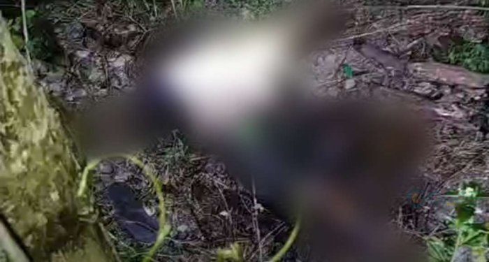 Sesosok mayat ditemukan warga sekitar di Jalan GORR, Kecamatan Tapa, Kabupaten Bone Bolango, Ahad malam, 18-8-2024.