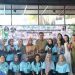 Para peserta pelatihan MUA bersama Bupati Blitar Rini Syarifah dan Kepala Disnaker Kabupaten Blitar Tavip Wiyono. (Foto: Pemkab Blitar)