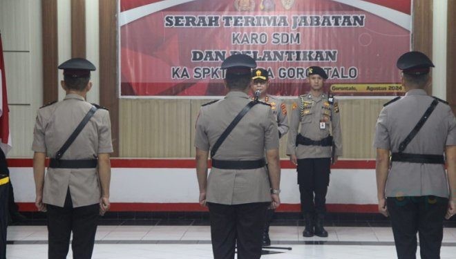 Suasana sertijab Karo SDM dan pelantikan Ka SKPT oleh Kapolda Gorontalo.(Foto Humas)