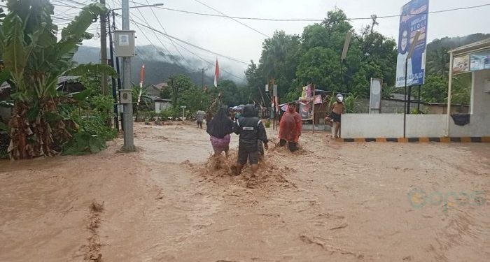 Banjir bandang di tiga Kecamatan di Kabupaten Bone Bolango, Gorontalo berdampak pada 1.445 warga setempat, Senin (26/8/2024).(foto Indra)