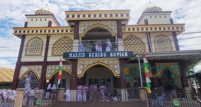 Masjid seribu rupiah di MTs 1 Kota Gorontalo.(Foto Putra/gopos)