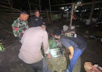 Petugas kepolisian saat melakukan olah TKP atas kebocoran regulator tabung gas elpiji 3Kg.(Foto Polresta)