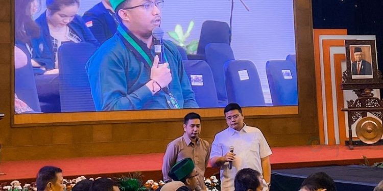 Wakil Ketua Umum PB HMI bidang Hukum dan HAM Rifyan saat diskusi publik buku perjalanan Komisi III DPR RI berjudul Transformasi Penegakan Hukum dan HAM di Indonesia di Jakarta, Rabu (25/9/2024).(F. HMI)