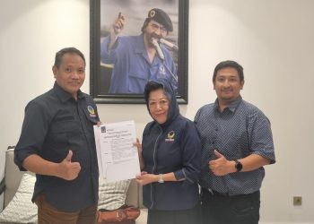 B1 KWK diserahkan oleh Wak-SekJen DPP BAPPILU Partai NasDem dan diterima oleh Sekertaris DPW NasDem Provinsi Gorontalo, Ridwan Monoarfa.