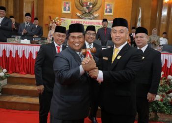 45 anggota DPRD Kabupaten Asahan periode 2024 - 2029 dilantik di aula rambate rata raya, kantor DPRD Kabupaten Asahan, Senin (9/9/2024).