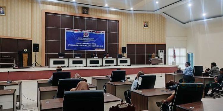 Pembentukan Fraksi-fraksi DPRD Bone Bolango 2024-2029 di DPRD Bone Bolango, Senin (2-9-2024).