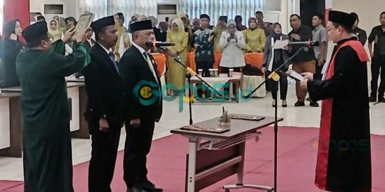 Ketua DPRD Bone Bolango, Faisal Yunus dan Wakil Ketua 1 DPRD Bone Bolango Azan Piola resmi menyandang pimpinan definitif DPRD Kabupaten Bone Bolango.