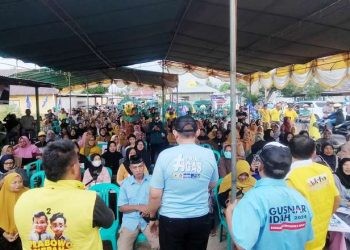 Calon Gubernur Gorontalo, Gusnar Ismail menyuarakan 5 program unggulan pasangan GAS (Gusnar Ismail Idah Syahidah) di Kelurahan Tuladenggi, Kecamatan Telaga Biru, Kabupaten Gorontalo, Jumat (28-9-2024).