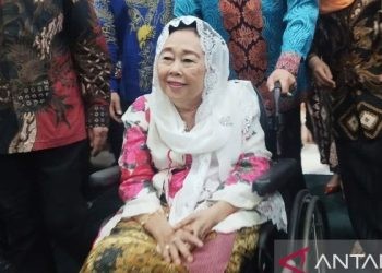 Istri presiden ke-4 Republik Indonesia Abdurrahman Wahid, Sinta Nuriyah, di kompleks parlemen, Jakarta, Minggu (29/9/2024). ANTARA/Bagus Ahmad Rizaldi