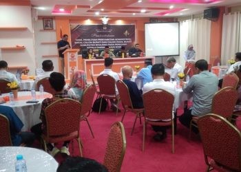 KPU Boalemo saat mengumumkan kepada lima paslon bahwa belum memenuhi syarat administrasi setelah dilakukan verifikasi, bertempat di Hotel Grand Amalia Boalemo, Kamis (5/9/2024).(Foto KPU)