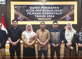 Anggota KPU Boalemo Yulius Steven Silingade saat menghadiri rapat persiapan Kick Off Sosialisasi Pilkada Serentak 2024 yang diselenggarakan KPU Provinsi Gorontalo, Rabu (11/9/2024). (Foto KPU)