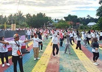 Kegiatan senam kebugaran dan pemeriksaan kesehatan bersama penyelenggara Pemilu PPK, PPS dan KPPS di Gorontalo Utara, Februari 2024 lalu (dok KPU)