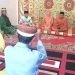 Haris Tome saat menjalani adat mopotilolo.