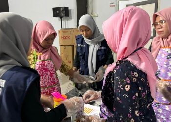 Penurunan angka stunting melalui pelatihan pembuatan sorgum cookies di Desa Tinelo, Kecamatan Tilango, Kabupaten Gorontalo