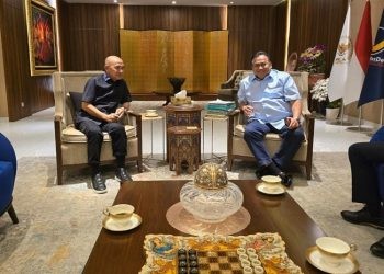 Bupati Pohuwato Saipul Mbuinga saat menemui Wakil Ketua DPR RI Rachmat Gobel di Jakarta.