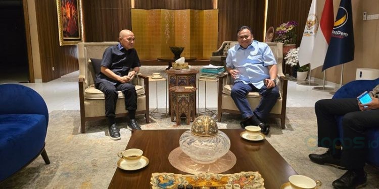 Bupati Pohuwato Saipul Mbuinga saat menemui Wakil Ketua DPR RI Rachmat Gobel di Jakarta.