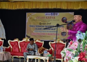 Bupati Pohuwato, Siapul Mbuinga, menghadiri gelar karya SMAN 1 Buntulia, Selasa (24/09/2025). (Foto Iwan Humas Pemda Pohuwato)