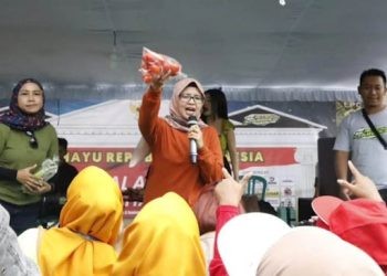 Hadiri Kegiatan Jalan Sehat, Bupati Rini Ajak Masyarakat Kabupaten Blitar Jalankan Pola Hidup Sehat 