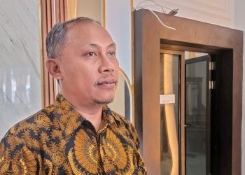 Komisioner KPU Provinsi Gorontalo Sofyan Rahmola.(Foto Putra gopos)