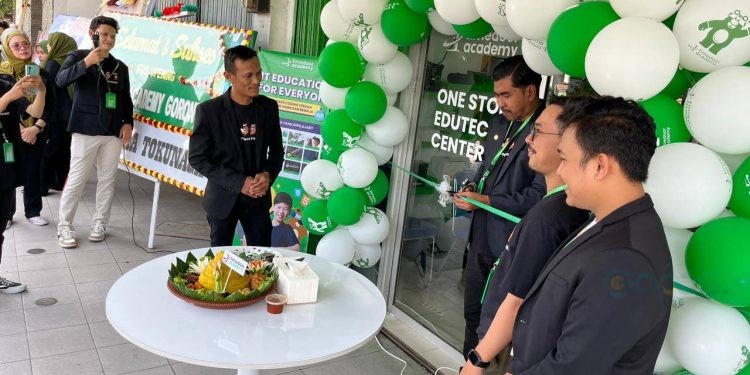 Grand Opening Timedoor Academy  oleh Direktur Timedoor Academy  Gorontalo Fandy Palealu, Sabtu (14/9/2024). foto andi/gopos