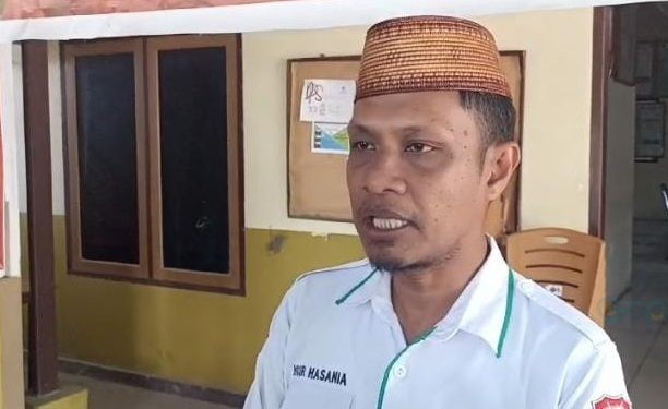 Kepala Desa Mongolato, Yasir Hasania. (Foto Andol Gopos)
