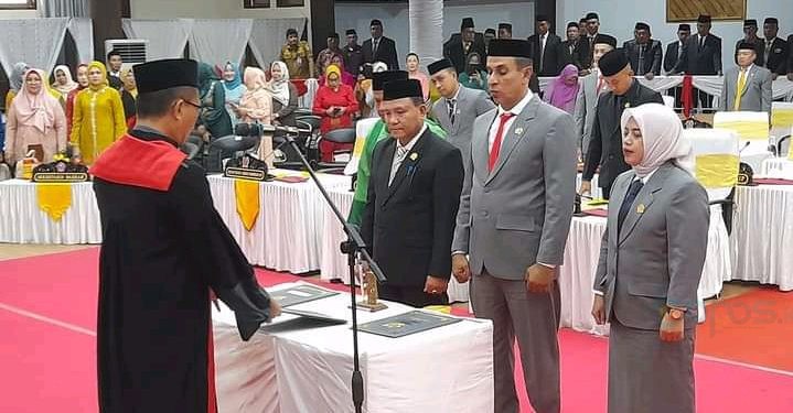 Suasana pelantikan Pimpinan DPRD Kabupaten Pohuwato, Senin (30/9/2024).(Foto Yusup gopos)