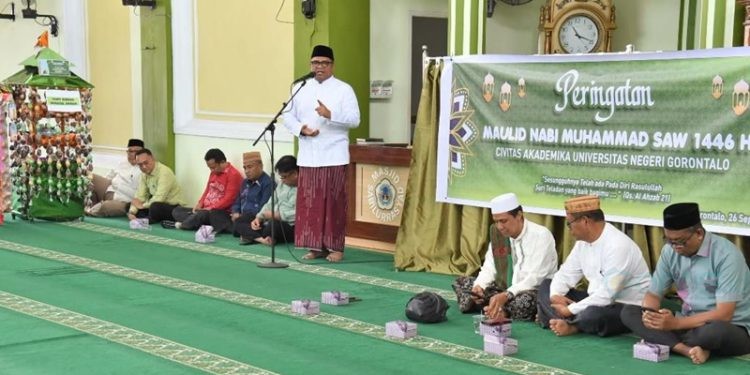 Perayaan Maulid Nabi oleh Civitas UNG di Masjid Sabilurarsyad. (Foto: UNG)