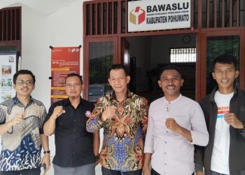 Tim Kuasa Hukum Pasangan SIAP Datangi Bawaslu Pohuwato, Selasa (24/09/2024) (Istimewa)