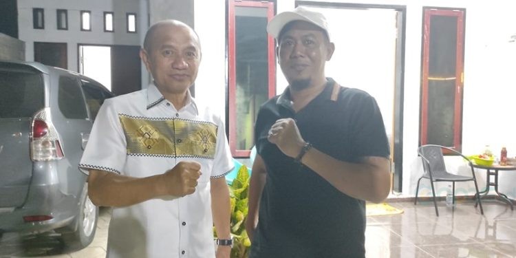 Calon Bupati Pohuwato, Saipul Mbuinga, mengunjungi kediaman daeng Asking, Rabu (25/09/2024) malam
