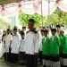 Para santri di Bone Bolango saat mengikuti puncak Peringatan Hari Santri Nasional 2024 yang dipusatkan di Halaman MI An-Nahda Botupingge, Selasa (22/10/2024). (Foto Onal/Prokopim)