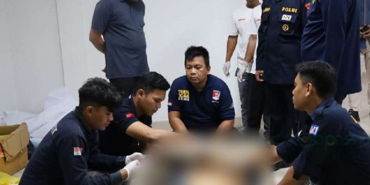 Tim Inafis Polda Gorontalo bergerak cepat melakukan proses identifikasi terhadap korban pesawat SAM Air yang jatuh di Kecamatan Randangan, Kabupaten Pohuwato.