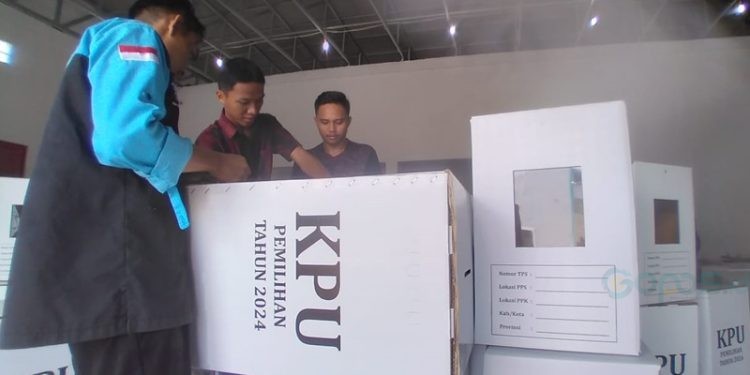 KPU Boalemo menerima sedikitnya 498 kotak suara yang akan digunakan pada Pemilihan Gubernur dan Wakil Gubernur Gorontalo serta Pemilihan Bupati dan Wakil Bupati Boalemo.(Foto KPU)
