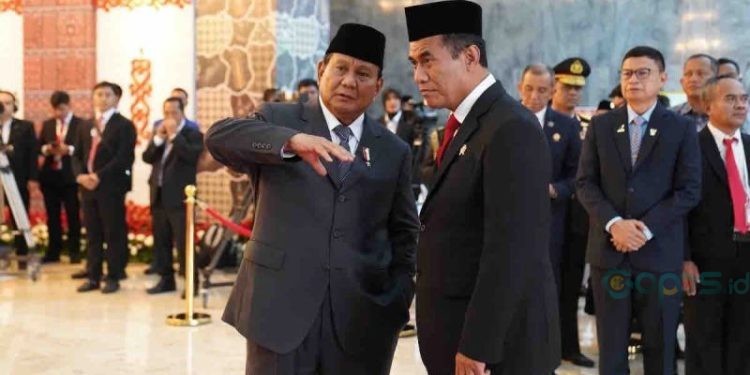 Presiden Republik Indonesia Prabowo Subianto (kiri), Menteri Pertanian Andi Amran Sulaiman (kanan) di Pelantikan DPR RI di Jakarta, Selasa (1/10/2024). ANTARA/HO-Humas Kementan