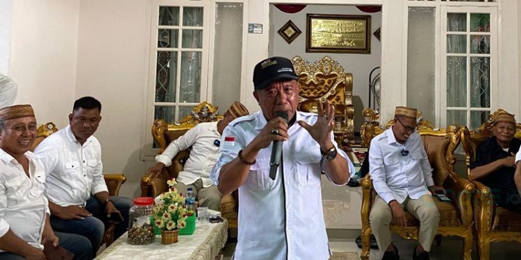 Andris Entengo politisi PKB yang turut mengkampanyekan paslon Roni Sampir dan Adnan Entengo di Kecamatan Pulubala, Kabupaten Gorontalo.(Foto Arif Gopos)
