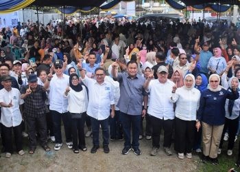 Ketua DPW Partai NasDem Gorontalo Rachmat Gobel turun langsung pada kampanye pasangan calon Gubernur dan Wakil Gubernur Gorontalo Tonny Uloli dan Marten Taha di Kabupaten Gorontalo Utara, Jumat (11/10/2024)