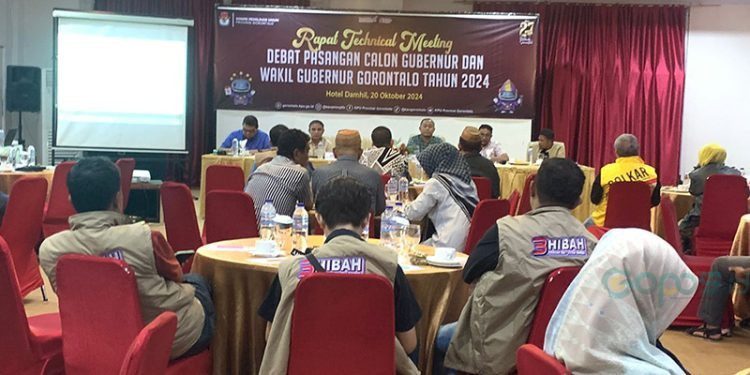 Technical Meeting KPU Provinsi Gorontalo bersama Tim Pasangan Calon dalam rangka persiapan Debat Pilkada 2024. (Rama/gopos)