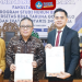 Rektor UNBITA Ellys Rachman dan Ketua INI Gorontalo Mohammad Nizar Machmud usai penandatanganan MoU dalam rangka menciptakan sinergi dalam bidang pendidikan, penelitian dan pengabdian kepada masyarakat.(Foto UNBITA)