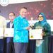 Rektor UNBITA Gorontalo Ellys Rachman ketika menerima penghargaan prestisius pada Rakerwil LLDIKTI XVI yang digelar di Hotel Best Western Plus Coco, Palu, Sulawesi Tengah, Rabu (16/10/2024).(Foto UNBITA)