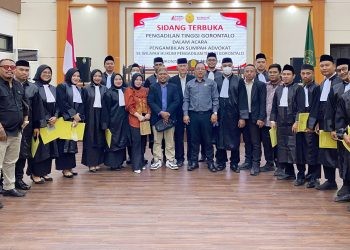 Pengambilan sumpah para 22 advokat IKADIN Gorontalo di Pengadilan Tinggi Gorontalo.