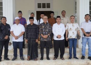 Ketua PWNU Provinsi Gorontalo bersama rombongan usai bertatap muka dengan Pj Gubernur Gorontalo Rudy Salahuddin membahas peringatan Hari Santri Nasional di Gorontalo.(Foto PWNU)