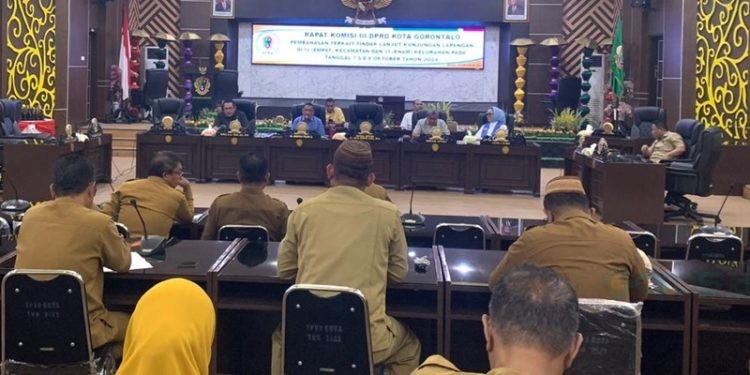 Rapat Kerja Komisi III bersama Instansi terkait pembahasan tindaklanjut kunjungan lapangan di daerah kawasan rawan bencana, Senin (14/10/2024) (Foto Rama/Gopos)