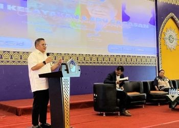Calon Wakil Gubernur Gorontalo nomor urut 1 Marten Taha saat menghadiri uji kelayakan dan adu gagasan calon kepala daerah oleh Angkatan Muda Muhammadiyah Provinsi Gorontalo, bertempat di gedung Indoor Universitas Muhammadiyah Gorontalo, Senin (28/10/2024).