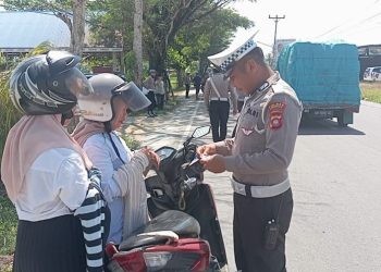 Pelaksanaan operasi Zebra di Kabupaten Gorontalo oleh jajaran Satlantas Polres Gorontalo.(Foto Arif Gopos)