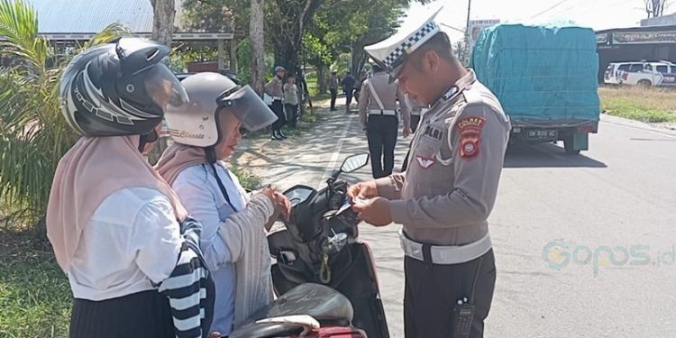 Pelaksanaan operasi Zebra di Kabupaten Gorontalo oleh jajaran Satlantas Polres Gorontalo.(Foto Arif Gopos)