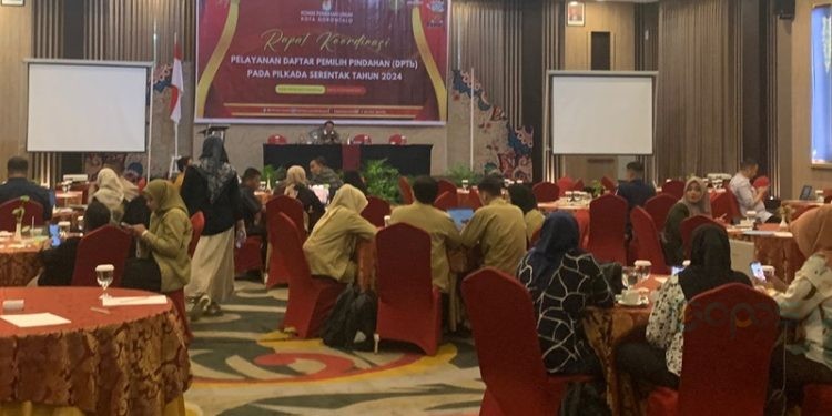 Pelaksanaan Rakor Pelayanan Daftar Pemilih Pindahan oleh KPU Kota Gorontalo di Hotel Aston, Sabtu (19/10/2024).(foto Rama/Gopos)