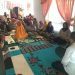 Calon Gubernur Gorontalo Hamzah Isa saat bersama warga Desa Pentadio Barat, Kamis (10/10/2024). (Foto Rama/Gopos)