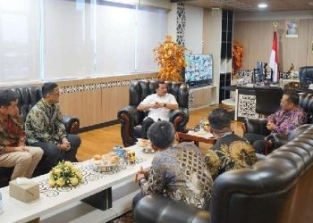 Dalam rangka memastikan kelancaran pelaksanaan program Subsidi Tepat LPG dan JBKP Pertalite di wilayah Sulawesi Selatan, Executive General Manager PT Pertamina Patra Niaga Sulawesi, Fanda Chrismianto beserta Tim Manajemen, melaksanakan kunjungan silaturahmi ke Kantor Kejaksaan Tinggi Sulawesi Selatan dan disambut langsung oleh Kepala Kejaksaan Tinggi (Kajati) Sulsel, Agus Salim, S.H., M.H beserta jajaran pada Rabu (6/11).