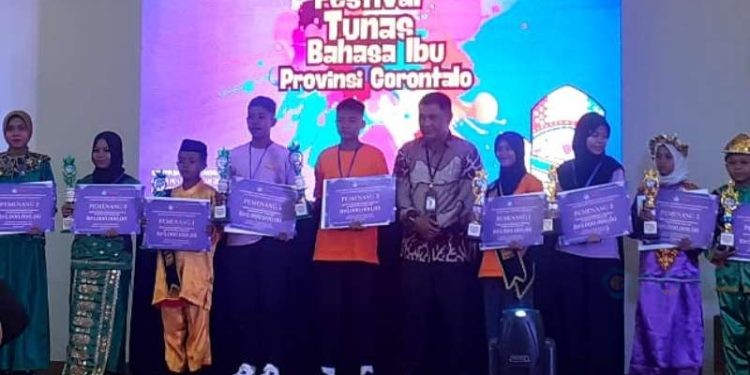Foto penutupan Festival Tunas Bahasa Ibu Provinsi Gorontalo 2024 yang di ikuti oleh 168 siswa SD dan SMP se-Provinsi Gorontalo, Kamis (14/11/2024) Foto Nandar/Gopos