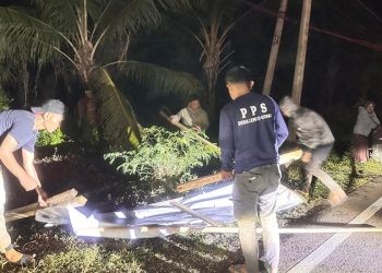 Penertiban APK di Wilayah Kabupaten Pohuwato, Minggu (24/11/2024) pagi, (FOTO BAWASLU)